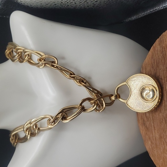N2706 padlock styled pendant estate necklace‎